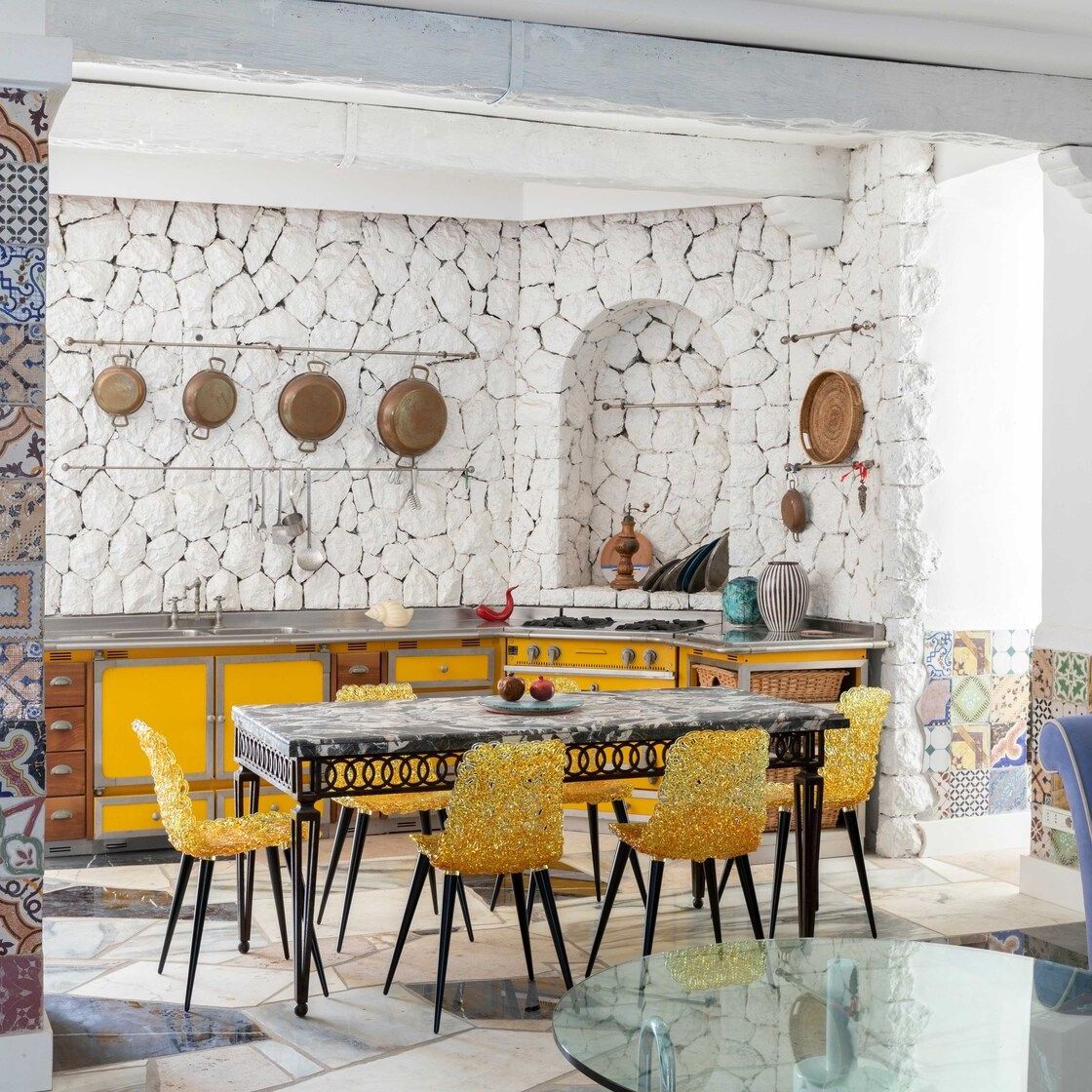   Gina . Jacopo Foggini’s chairs in the dining room of the Saracen tower 